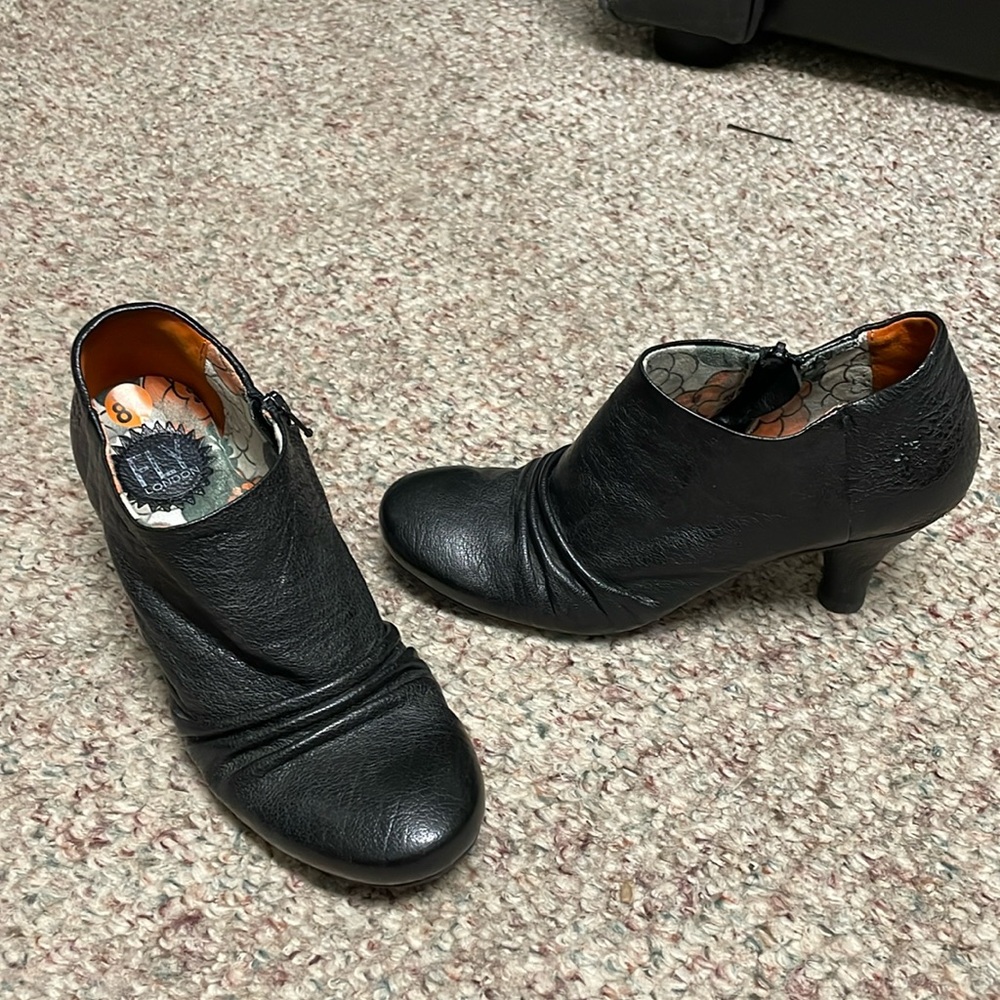 Fly leather boots
